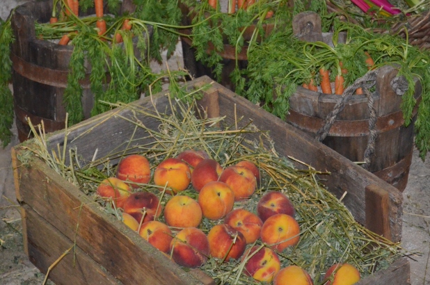 Peaches in wooden box