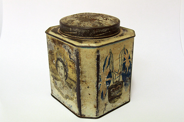 Tea tin