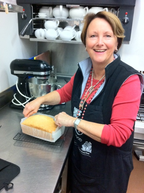 Paula Southcombe with Meroogal sponge loaf